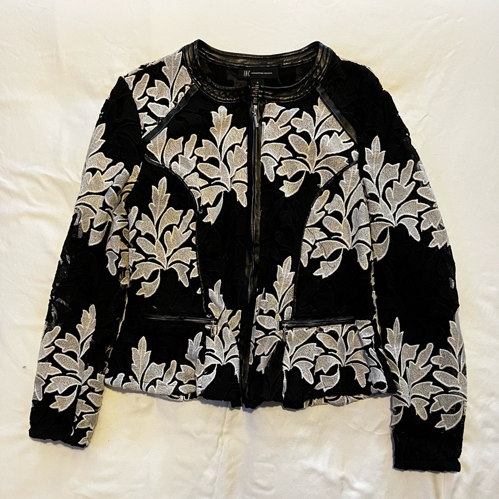 INC International Concepts Women’s Black and Cream Floral Zip Up - Picture 3 of 5